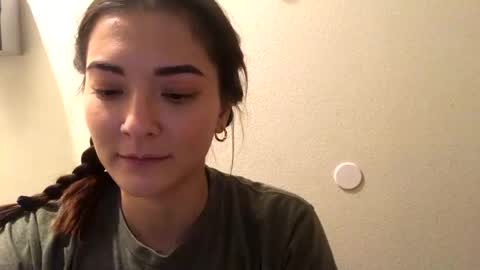 Queen Aria  online show from 12-17-24, 07:15