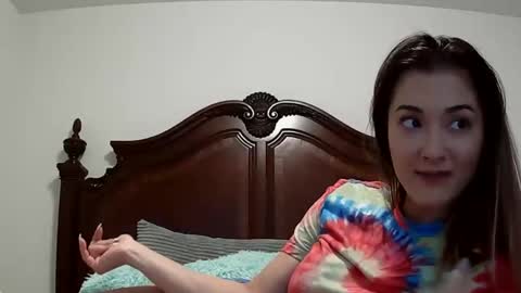 Queen Aria  online show from 11-28-25, 08:55