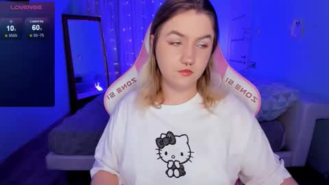 Snapshot of lovelyy_julia chatting on 12-04-25, 08:23 Julia online show from 12-04-25, 08:23