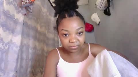 lovemarie08 online show from 04-12-26, 05:23