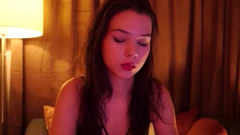 Snapshot of lovepilll_ chatting on 10-16-25, 08:43 TakeUrPill online show from 10-16-25, 08:43