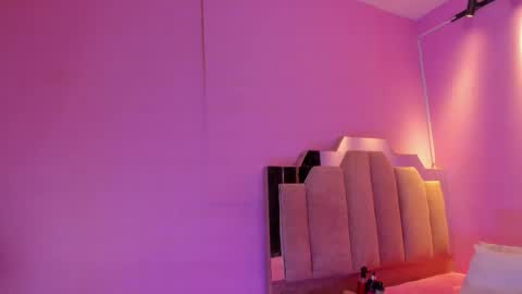 L O V E  online show from 01-07-26, 11:45