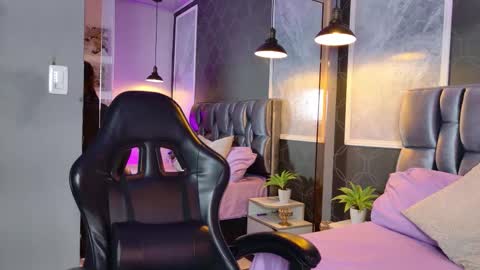 Love  online show from 11-24-25, 09:03