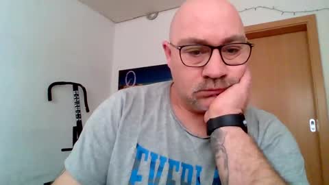 lover010983 online show from 03-10-25, 08:48