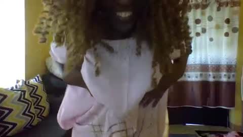 Snapshot of lover_birds chatting on 12-01-25, 01:16 lovers online show from 12-01-25, 01:16