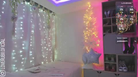 loverubii online show from 12-18-24, 10:57