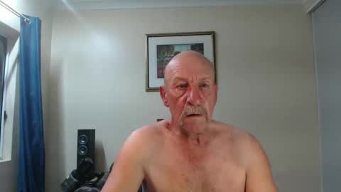 Snapshot of lovesblackazz chatting on 12-24-24, 11:06 Lovesblackazz online show from 12-24-24, 11:06