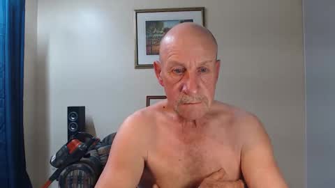 Snapshot of lovesblackazz chatting on 10-08-25, 11:19 Lovesblackazz online show from 10-08-25, 11:19