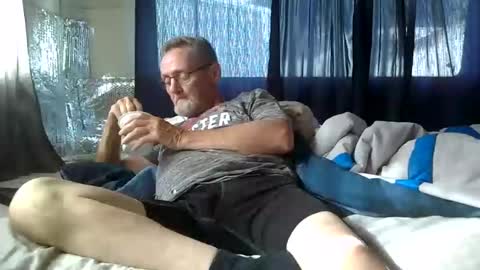 Snapshot of lovesex6565 chatting on 05-24-26, 01:05 just here to have fun and cum online show from 05-24-26, 01:05