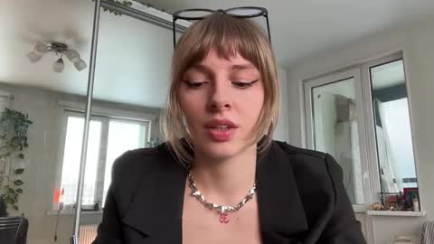 lovesstation online show from 02-26-26, 01:21