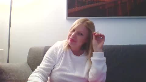 Snapshot of lovestar544963 chatting on 12-03-24, 09:34 Marlyn online show from 12-03-24, 09:34