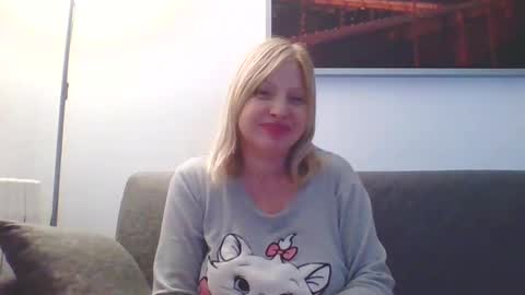 Snapshot of lovestar544963 chatting on 12-27-24, 11:10 Marlyn online show from 12-27-24, 11:10