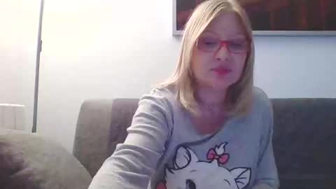 Snapshot of lovestar544963 chatting on 12-29-24, 10:47 Marlyn online show from 12-29-24, 10:47