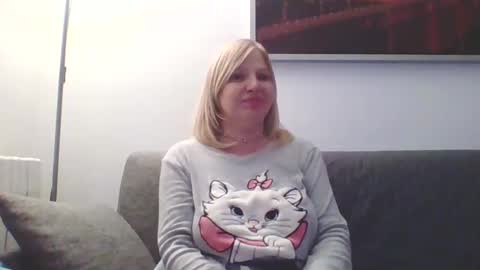 Snapshot of lovestar544963 chatting on 01-10-25, 08:59 Marlyn online show from 01-10-25, 08:59