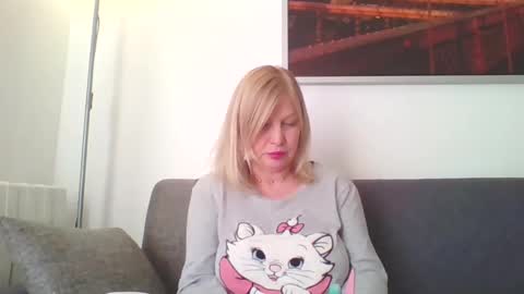 Snapshot of lovestar544963 chatting on 01-11-25, 02:36 Marlyn online show from 01-11-25, 02:36