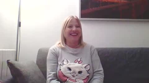 Snapshot of lovestar544963 chatting on 01-22-25, 09:54 Marlyn online show from 01-22-25, 09:54