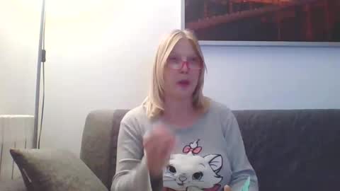 Snapshot of lovestar544963 chatting on 01-24-25, 08:43 Marlyn online show from 01-24-25, 08:43