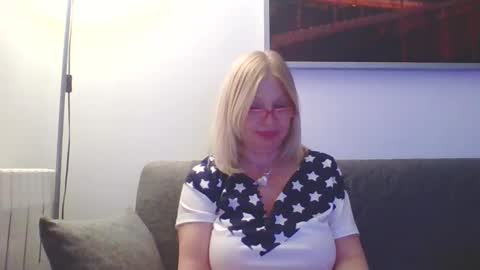 Snapshot of lovestar544963 chatting on 01-27-25, 07:13 Marlyn online show from 01-27-25, 07:13