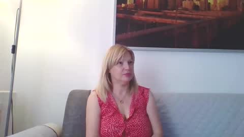 Snapshot of lovestar544963 chatting on 09-26-25, 11:03 Marlyn online show from 09-26-25, 11:03