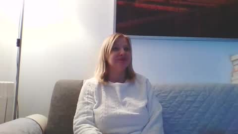 Snapshot of lovestar544963 chatting on 11-27-25, 09:39 Marlyn online show from 11-27-25, 09:39