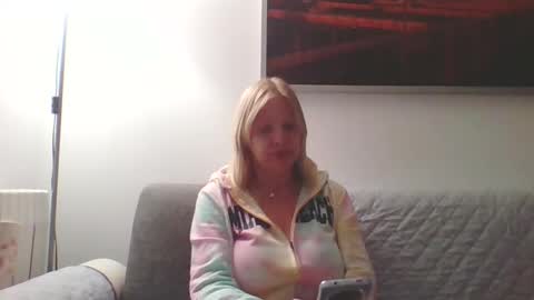 Snapshot of lovestar544963 chatting on 12-04-25, 04:59 Marlyn online show from 12-04-25, 04:59