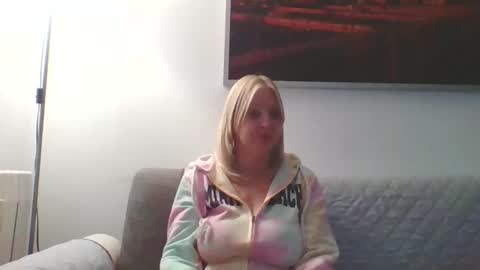 Snapshot of lovestar544963 chatting on 01-08-26, 12:13 Marlyn online show from 01-08-26, 12:13