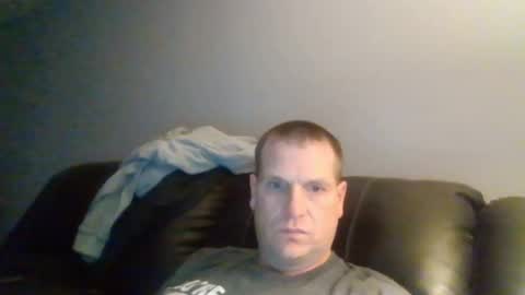 Snapshot of lovetocum37 chatting on 02-18-25, 02:49 lovetocum37 online show from 02-18-25, 02:49