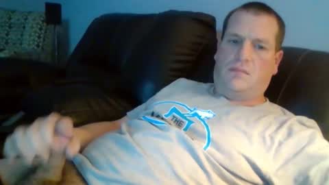 Snapshot of lovetocum37 chatting on 12-18-25, 05:46 lovetocum37 online show from 12-18-25, 05:46