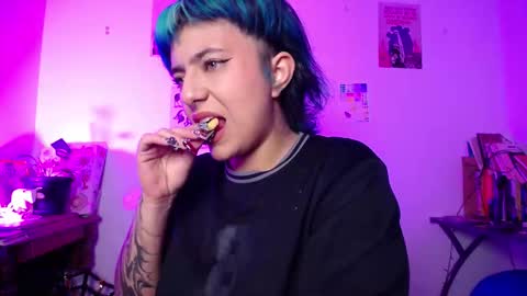 loving_alma online show from 11-16-25, 03:45