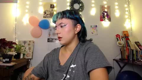 loving_alma online show from 12-21-25, 01:57