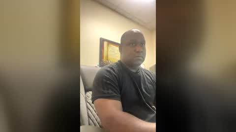 Snapshot of lowkey702 chatting on 08-04-26, 01:46 Cum vegas online show from 08-04-26, 01:46
