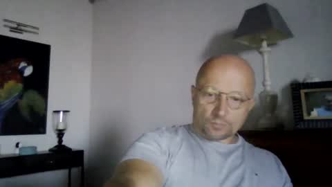 Snapshot of lrda49 chatting on 07-06-26, 06:54 Espigle online show from 07-06-26, 06:54
