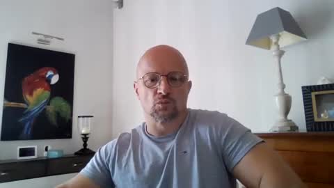 Snapshot of lrda49 chatting on 07-16-26, 07:14 Espigle online show from 07-16-26, 07:14