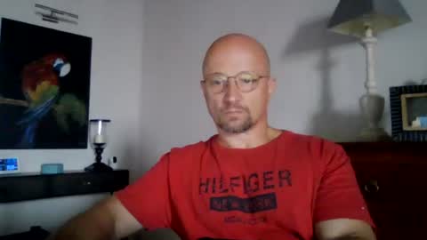 Snapshot of lrda49 chatting on 08-05-26, 08:06 Espigle online show from 08-05-26, 08:06