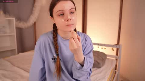 Snapshot of lu__lane chatting on 12-04-25, 08:34 Lu 3 online show from 12-04-25, 08:34