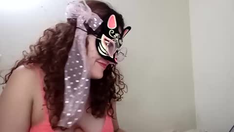 Snapshot of luanapowerful chatting on 02-12-25, 03:51 luanapowerful online show from 02-12-25, 03:51