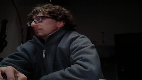 Snapshot of luca78_78 chatting on 12-21-25, 01:18 luca78 online show from 12-21-25, 01:18