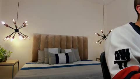 luca_morettii online show from 09-23-25, 12:19