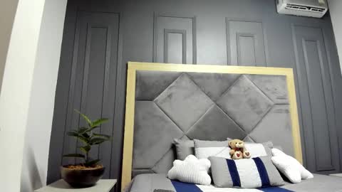 luca_morettii online show from 11-18-25, 12:20