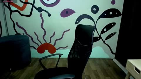 Snapshot of luca_vega chatting on 10-01-25, 01:06 luca online show from 10-01-25, 01:06