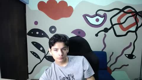Snapshot of luca_vega chatting on 10-21-25, 12:28 luca online show from 10-21-25, 12:28