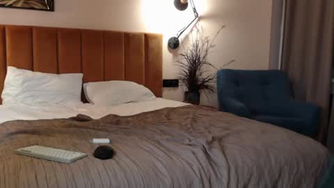 lucacharm online show from 02-09-25, 03:11