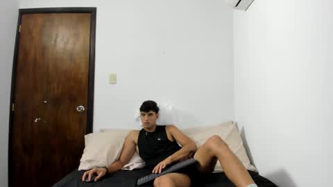 Snapshot of lucacosta19 chatting on 02-19-26, 05:09 lucacosta19 online show from 02-19-26, 05:09