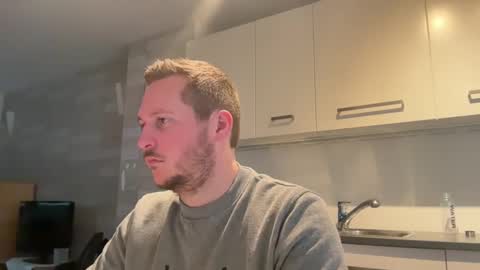 Snapshot of lucas1996_ chatting on 01-17-25, 03:22 Lucas online show from 01-17-25, 03:22