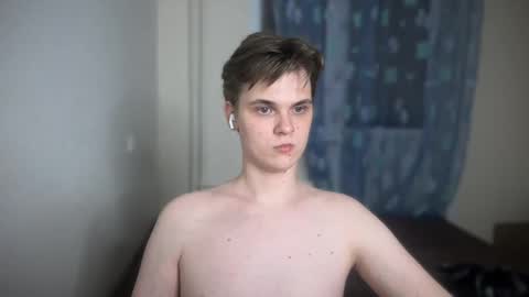 Snapshot of lucas_dany chatting on 12-15-24, 11:53 Lucas Gill online show from 12-15-24, 11:53