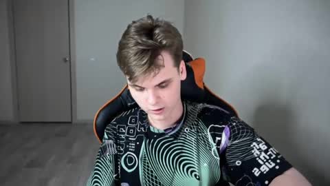 Snapshot of lucas_dany chatting on 12-26-24, 04:58 Lucas Gill online show from 12-26-24, 04:58