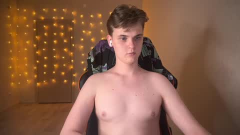 Snapshot of lucas_dany chatting on 01-12-25, 06:16 Lucas Gill online show from 01-12-25, 06:16