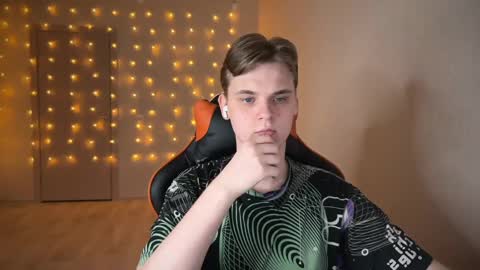 Snapshot of lucas_dany chatting on 01-13-25, 10:35 Lucas Gill online show from 01-13-25, 10:35