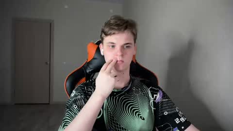 Snapshot of lucas_dany chatting on 01-16-25, 06:48 Lucas Gill online show from 01-16-25, 06:48