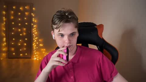 Snapshot of lucas_dany chatting on 01-17-25, 10:34 Lucas Gill online show from 01-17-25, 10:34